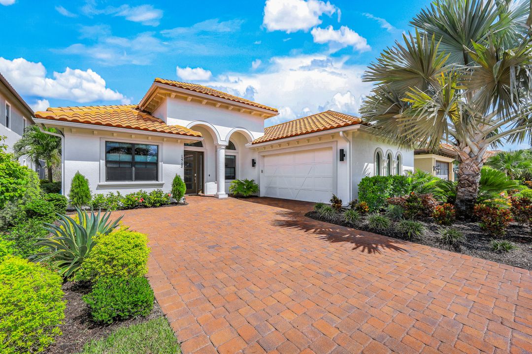 12762 Dundee Ln, Naples, FL 34120