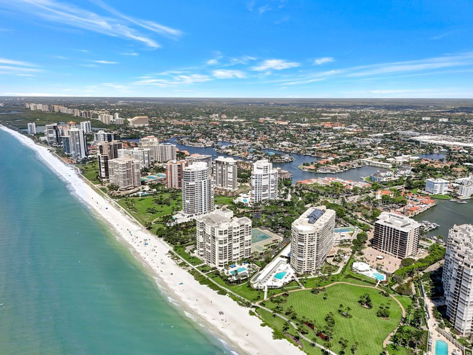 4041 Gulf Shore Blvd N #PH-6, Naples, FL 34103