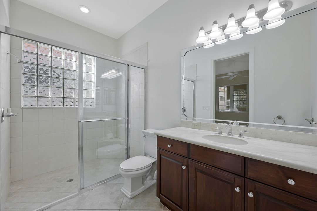 5616 Hammock Isles Dr, Naples, FL 34119