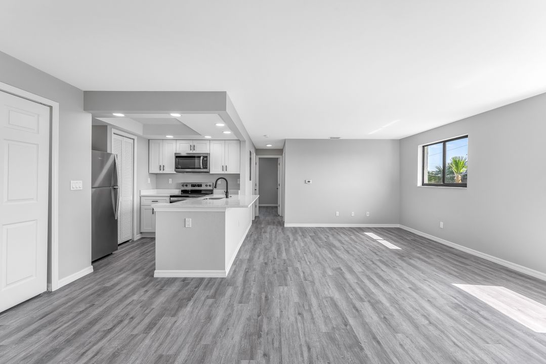 4815 Tudor Dr #5-8, Cape Coral, FL 33904