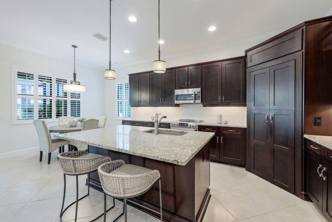 9096 Isla Bella Cir, Bonita Springs, FL 34135