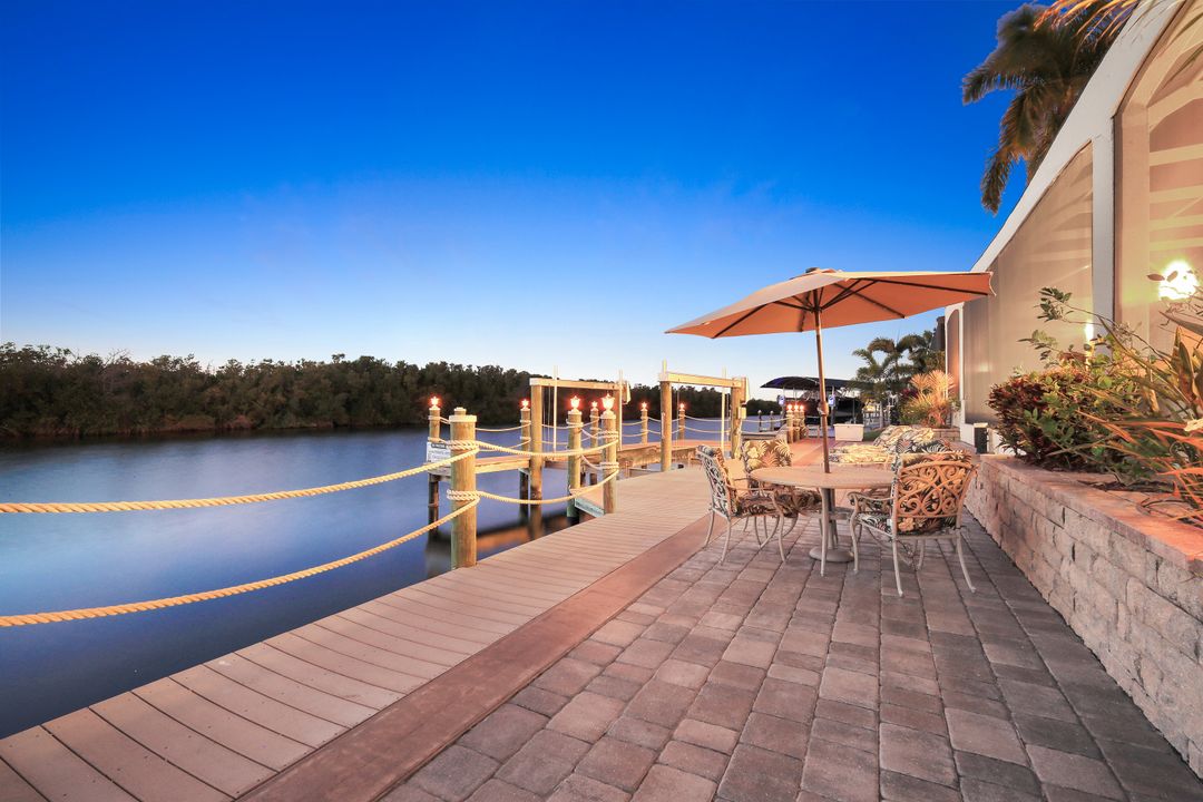 3820 Surfside Blvd, Cape Coral, FL 33914