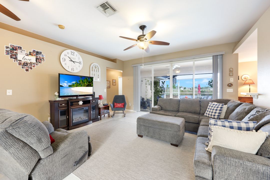 2427 NW 25th St, Cape Coral, FL 33993