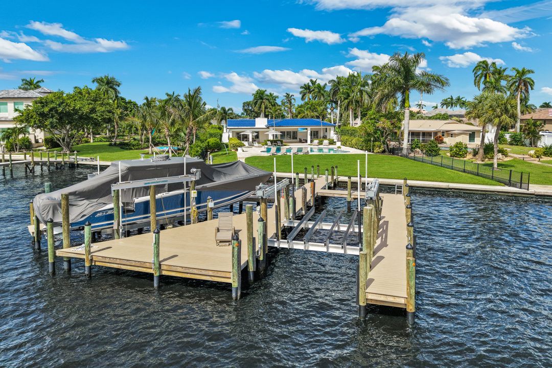 5327 Nautilus Dr, Cape Coral, FL 33904