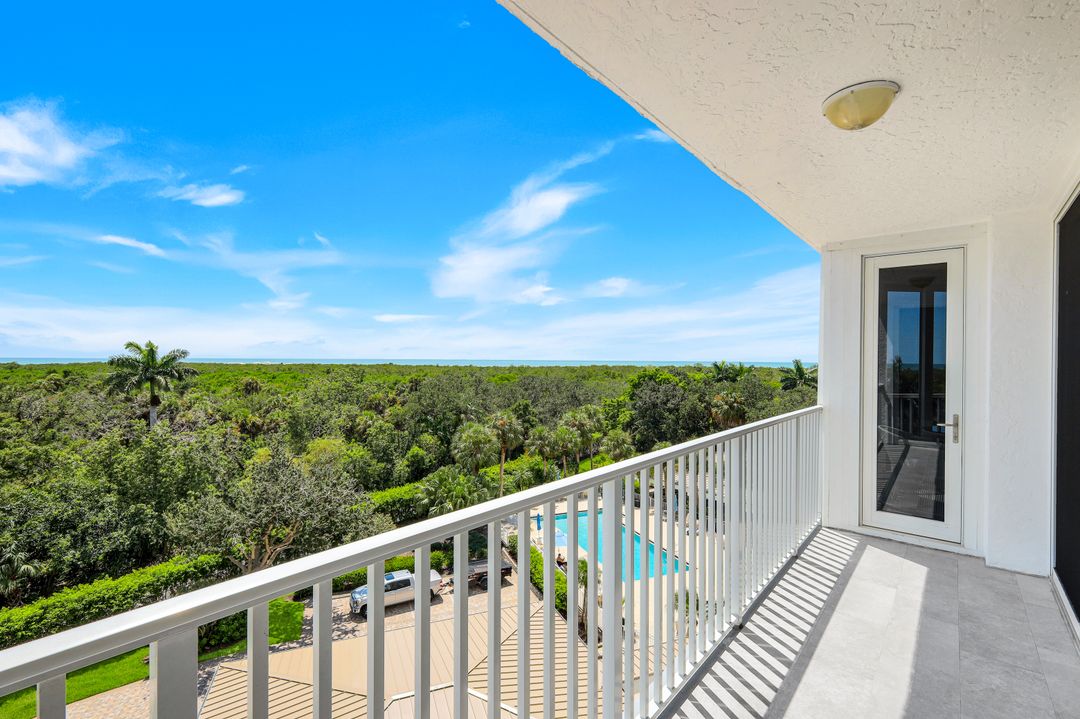 6361 Pelican Bay Blvd #402, Naples, FL 34108