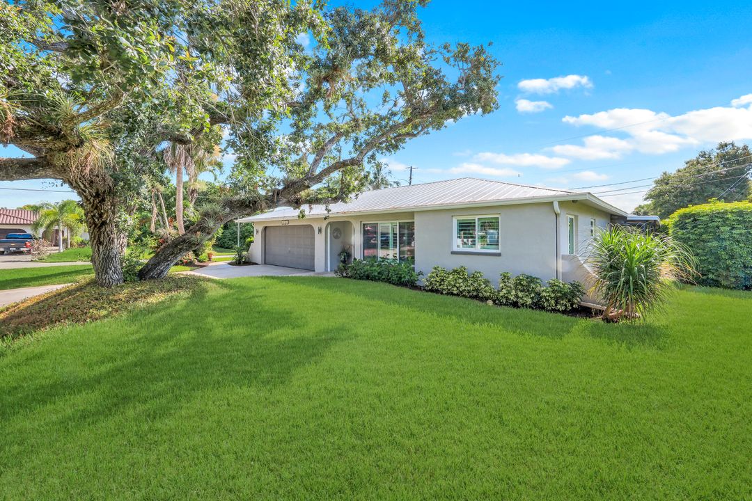 27984 Carl Cir, Bonita Springs, FL 34135