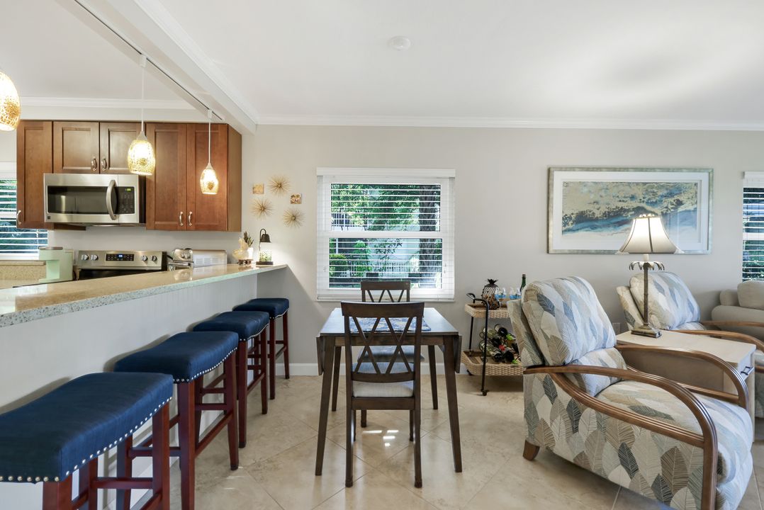 201 Quail Forest Blvd #101, Naples, FL 34105