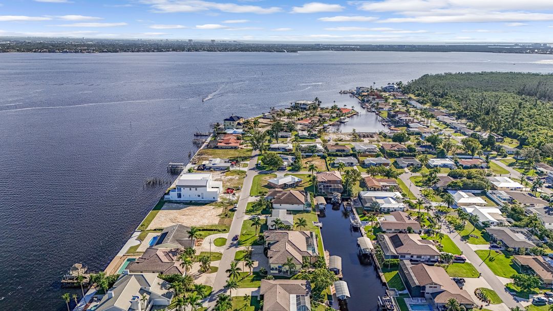 5828 SW 1st Ave, Cape Coral, FL 33914