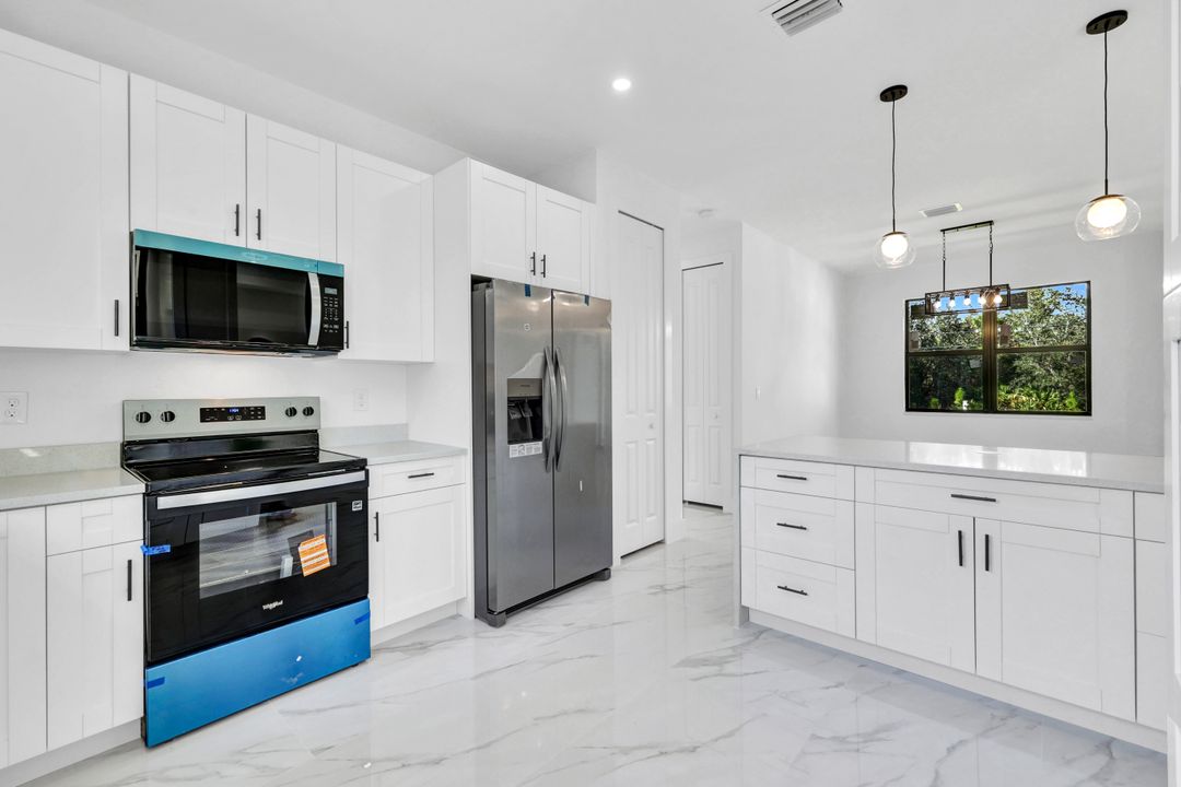 2002 East 10th Street, Lehigh Acres, FL 33936