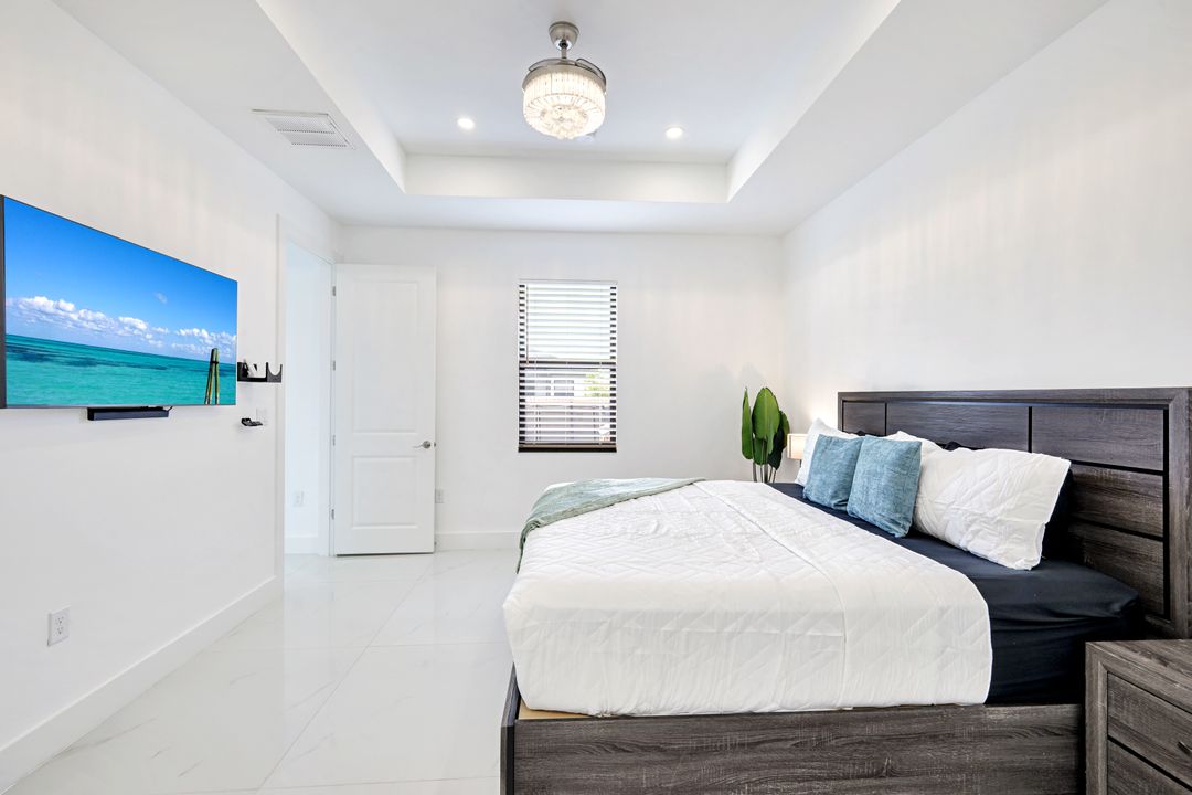 502 SW 25th Pl, Cape Coral, FL 33991