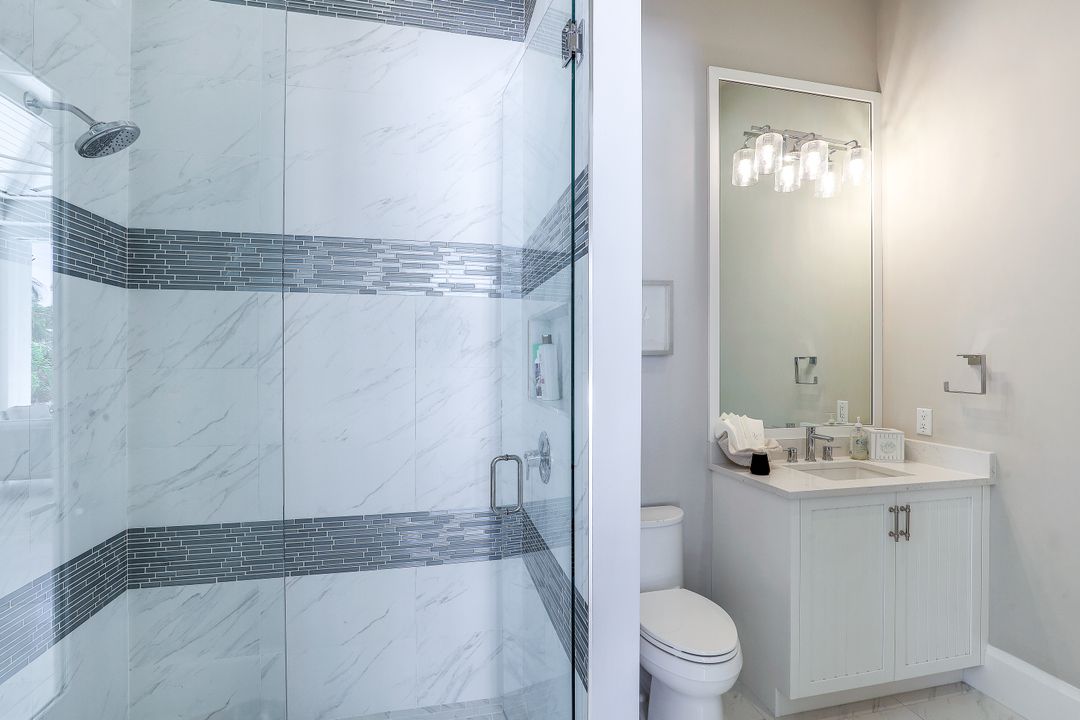 125 Caribbean Rd, Naples, FL 34108