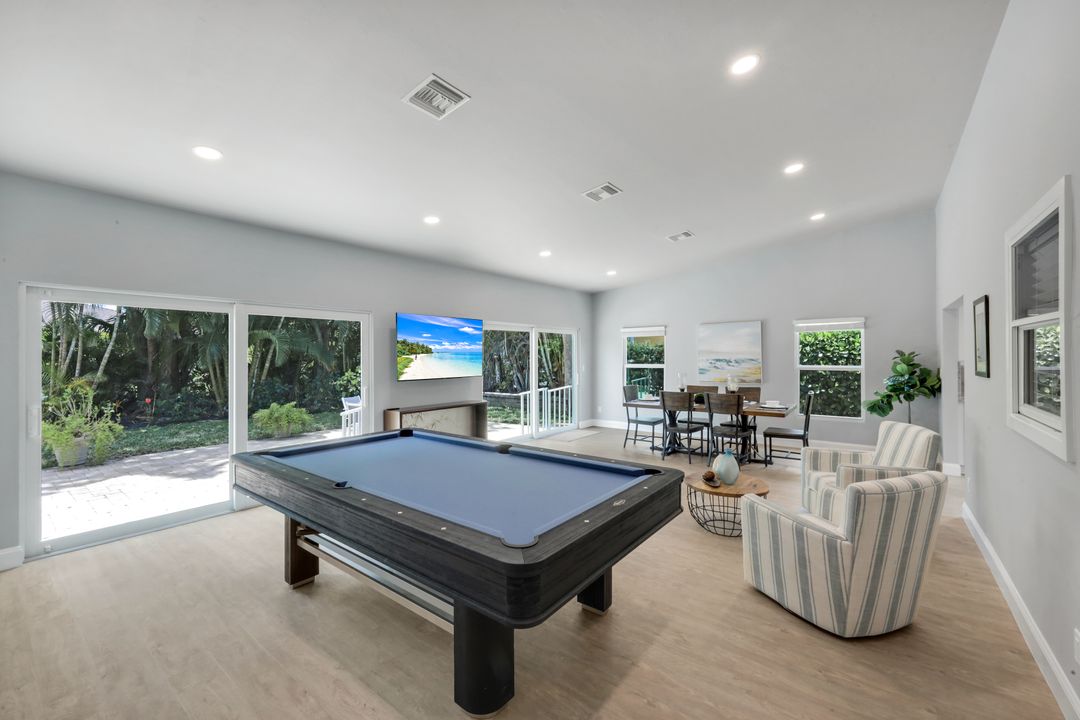 630 109th Ave N, Naples, FL 34108