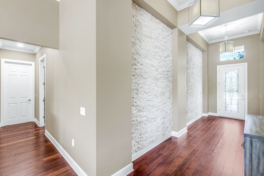 9180 Ores Cir, Naples, FL 34120