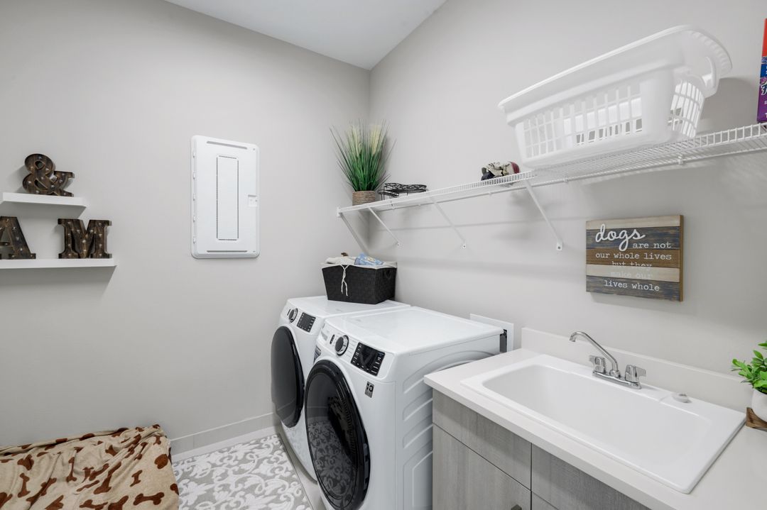 11855 Gardenia Ave, Naples, FL 34120