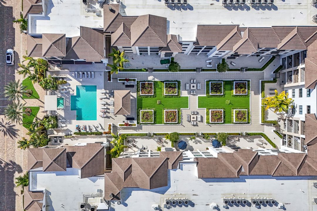 1135 3rd Ave S #209, Naples, FL 34102