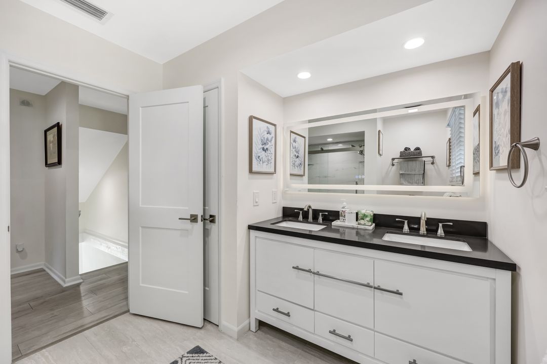 2061 Santa Barbara Blvd, Naples, FL 34116