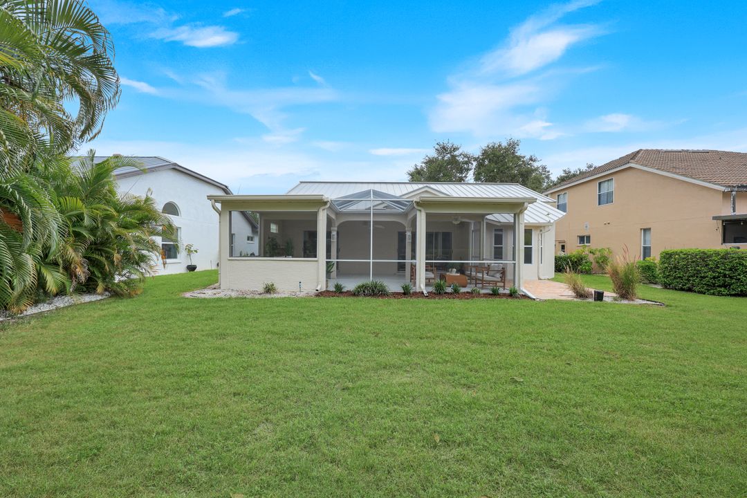 10951 Fieldfair Dr, Naples, FL 34119