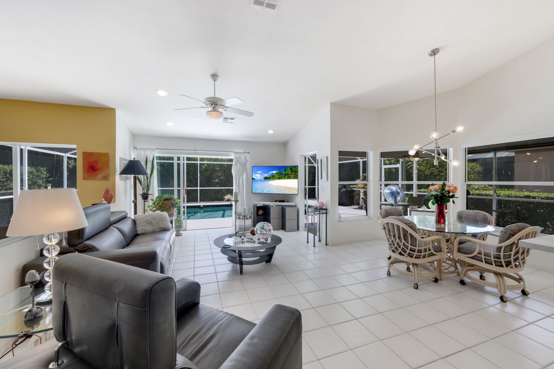 4332 Mistlethrush Ln, Naples, FL 34119