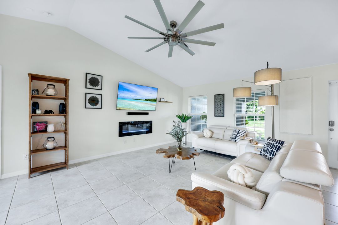 2302 NE 7th Ave, Cape Coral, FL 33909