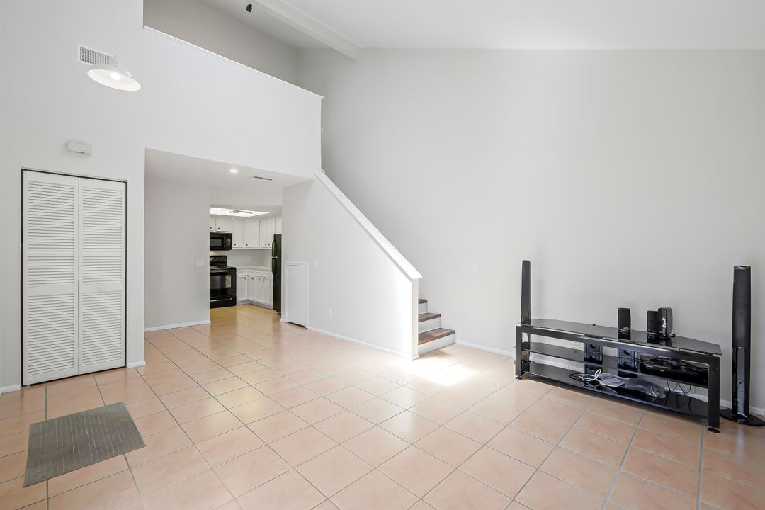 8401 S Haven Ln, Fort Myers, FL 33919