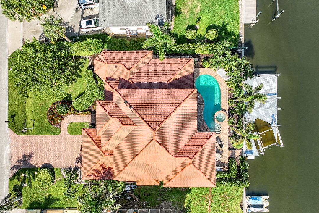 155 Heron Ave, Naples, FL 34108