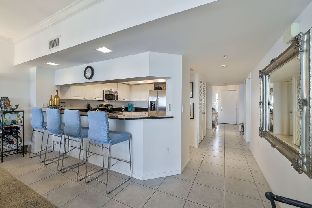 25 Bluebill Ave #1103, Naples, FL 34108