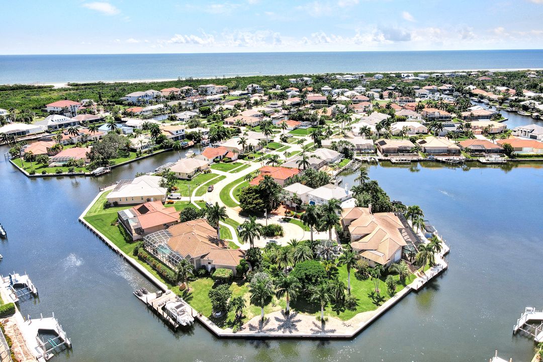 421 Cottage Ct, Marco Island, FL 34145