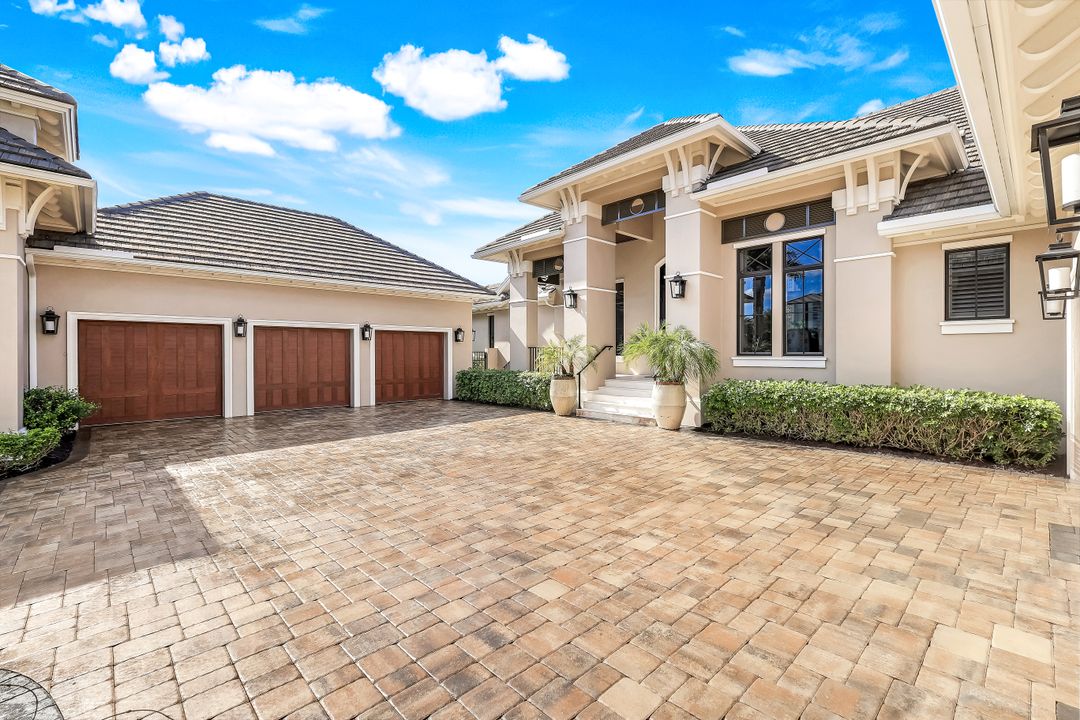 26180 Woodlyn Dr, Bonita Springs, FL 34134