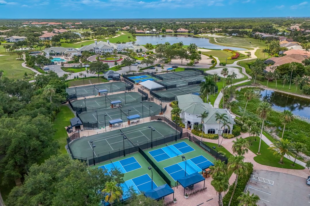 2988 St Barnabas Ct, Naples, FL 34105