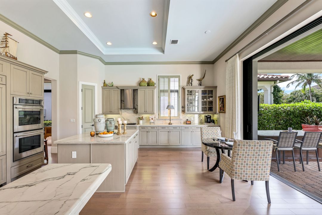 2239 Residence Cir, Naples, FL 34105