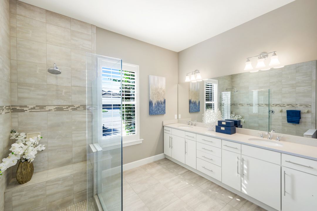 9314 Quarry Dr, Naples, FL 34120