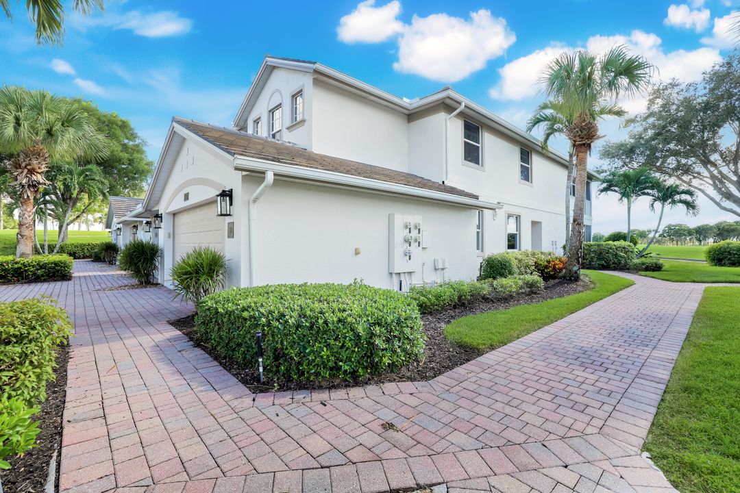 6875 Ascot Dr #102, Naples, FL 34113