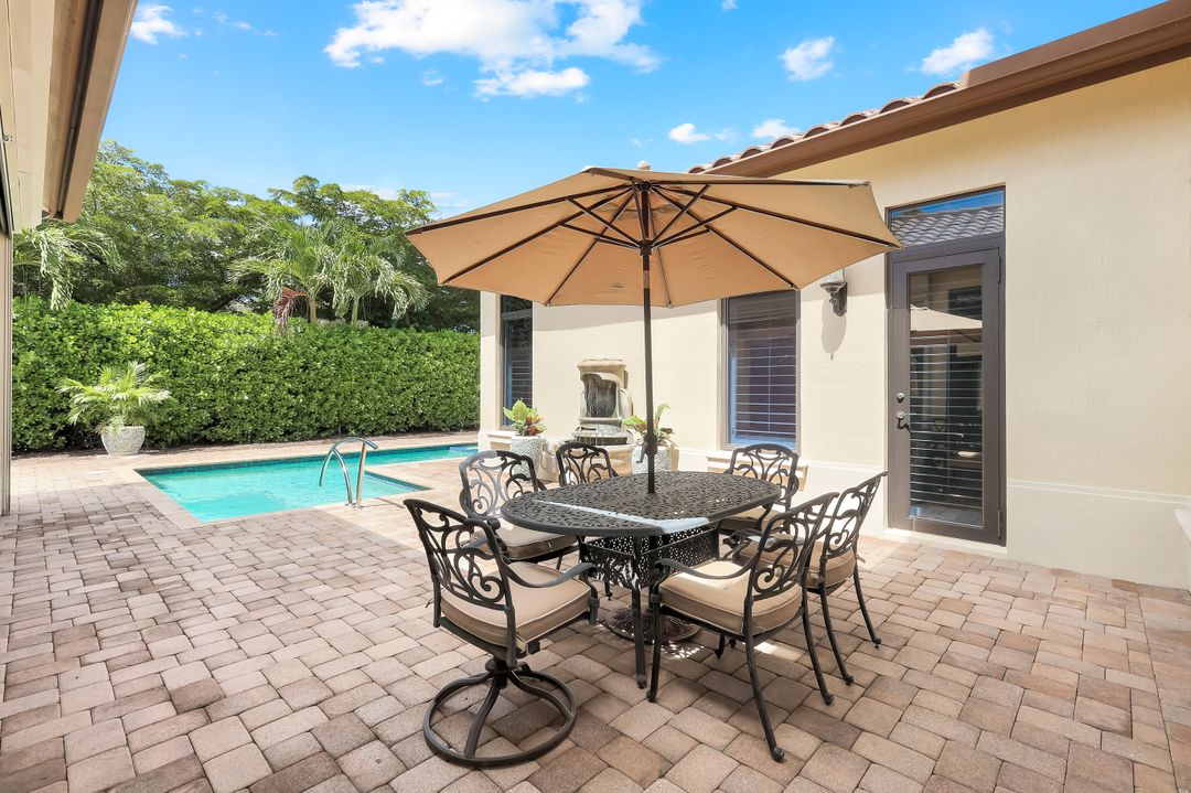 2351 Traditions Ct, Naples, FL 34105
