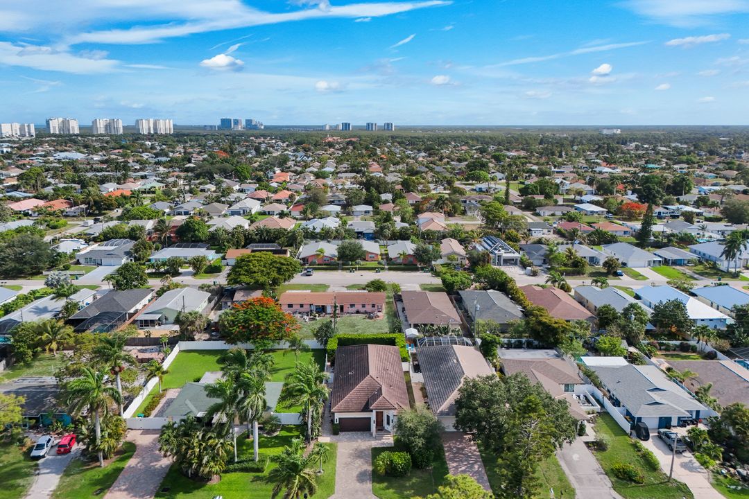 631 100th Ave N, Naples, FL 34108