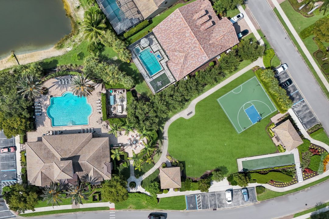 16345 Camden Lakes Cir, Naples, FL 34110