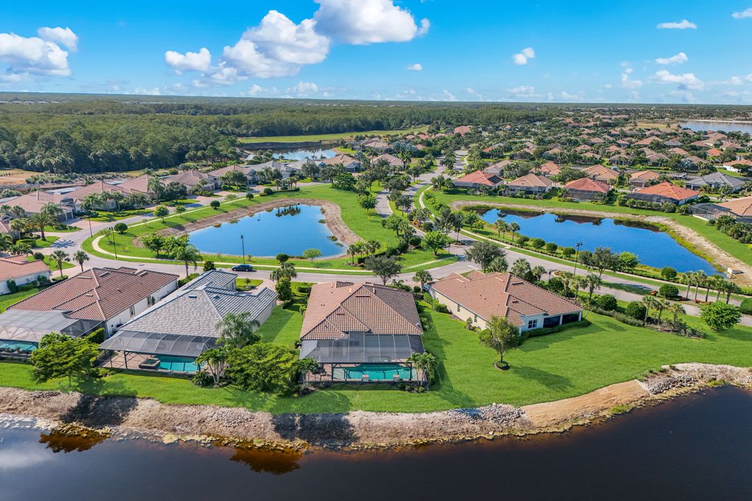 9238 Ores Cir, Naples, FL 34120