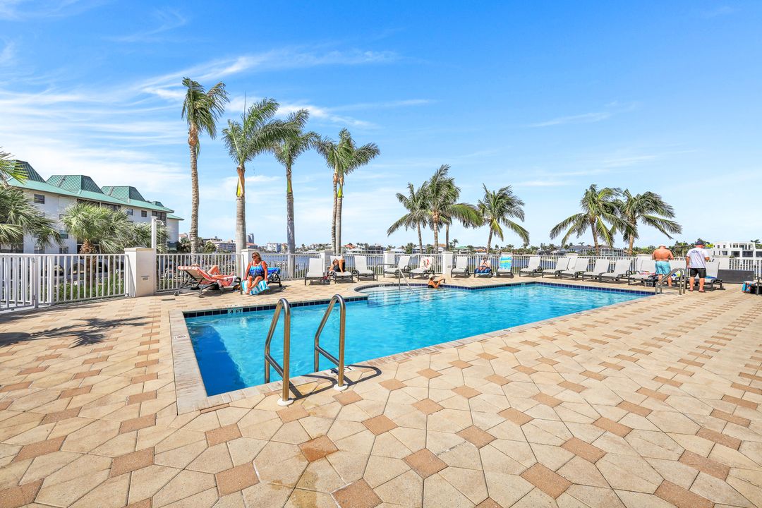 410 Flagship Dr #504, Naples, FL 34108