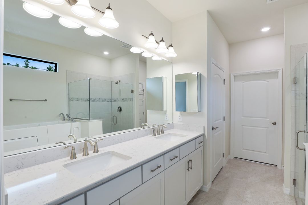 7266 Wilton Dr N, Naples, FL 34109