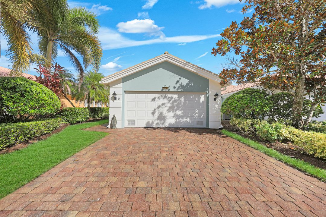 28971 Vermillion Ln, Bonita Springs, FL 34135