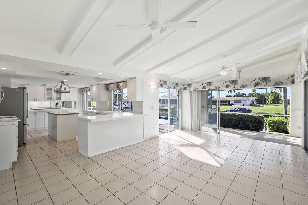 206 SE 37th Terrace, Cape Coral, FL 33904