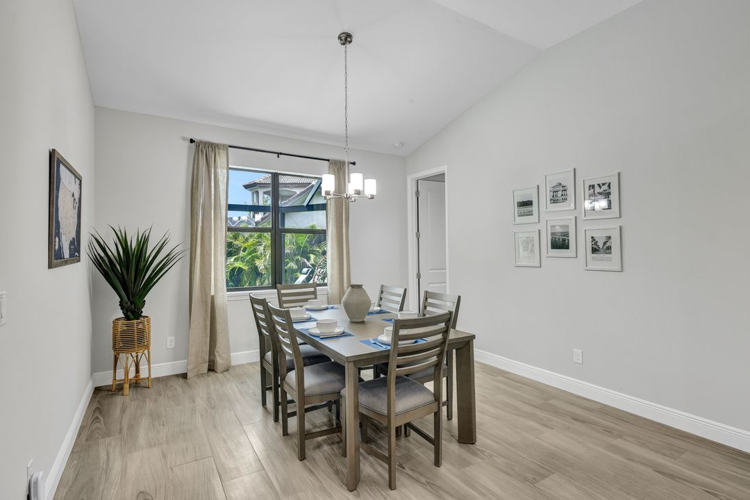 1617 El Dorado Pkwy W, Cape Coral, FL 33914