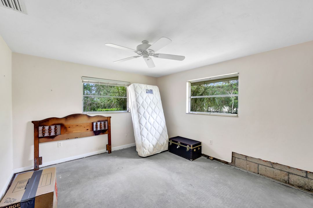 529 Neapolitan Way, Naples, FL 34103