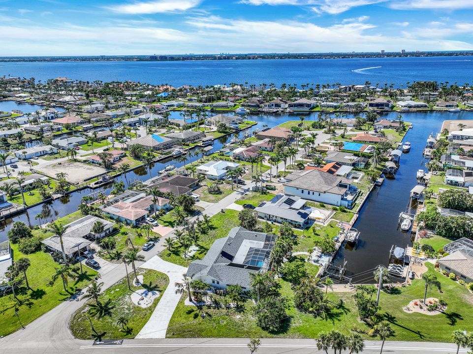 5308 Baypoint Ct, Cape Coral, FL 33904