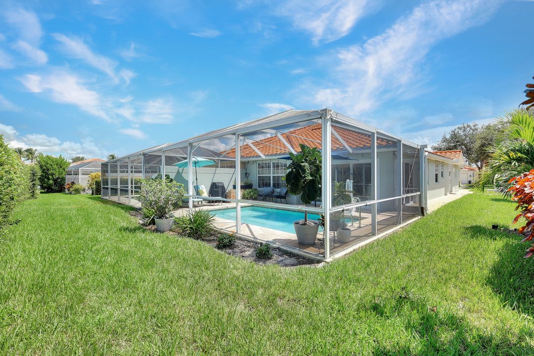 5011 Kingston Way, Naples, FL 34119