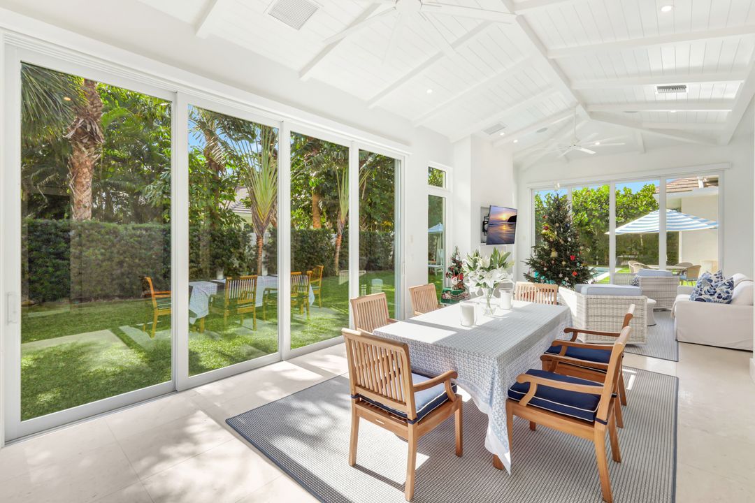 680 Wedge Dr, Naples, FL 34103