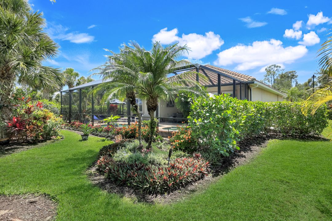 9578 Coquina Cir, Naples, FL 34120