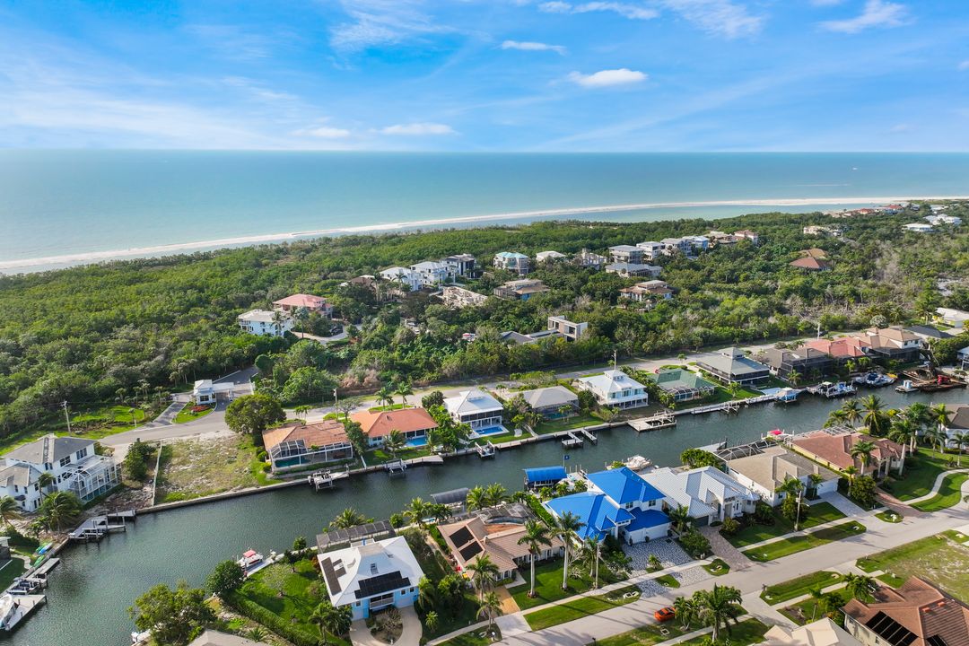 345 Henderson Ct, Marco Island, FL 34145