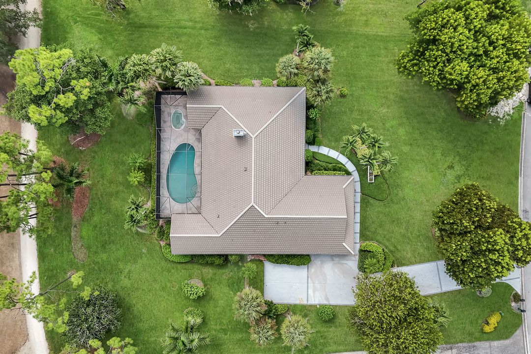 12888 Valewood Dr, Naples, FL 34119