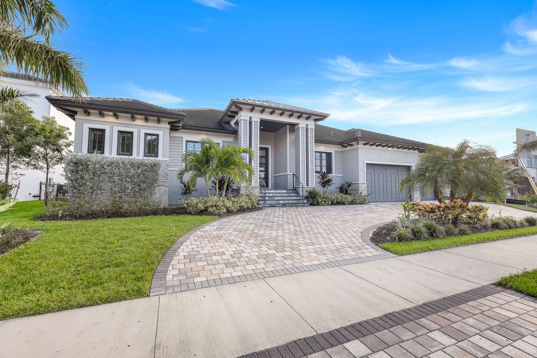 1275 Winterberry Dr, Marco Island, FL 34145
