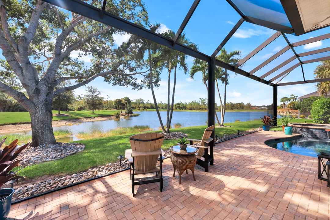 5092 Cerromar Dr, Naples, FL 34112